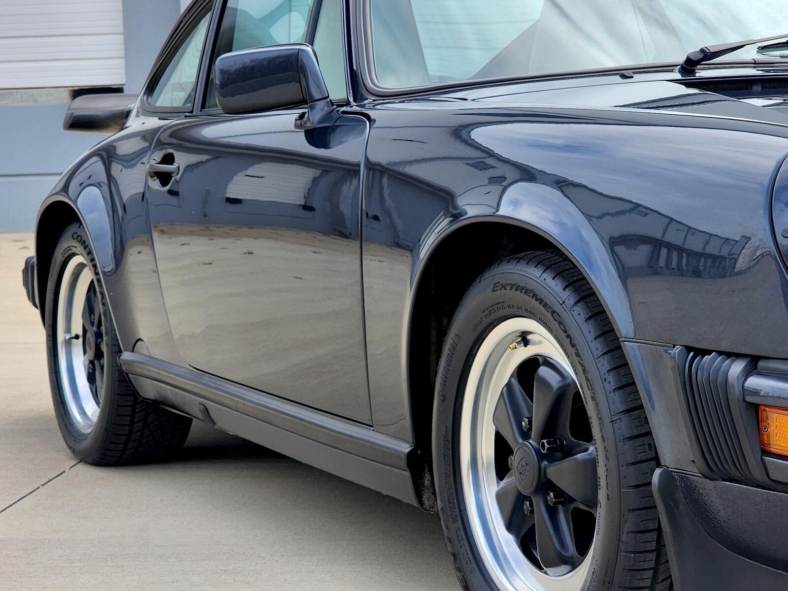 Porsche-911-1988-Coupe-27