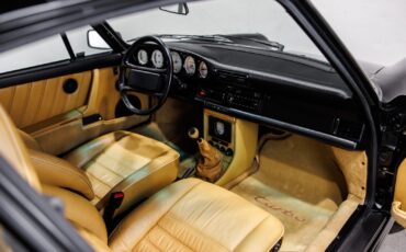 Porsche-911-1988-Coupe-27