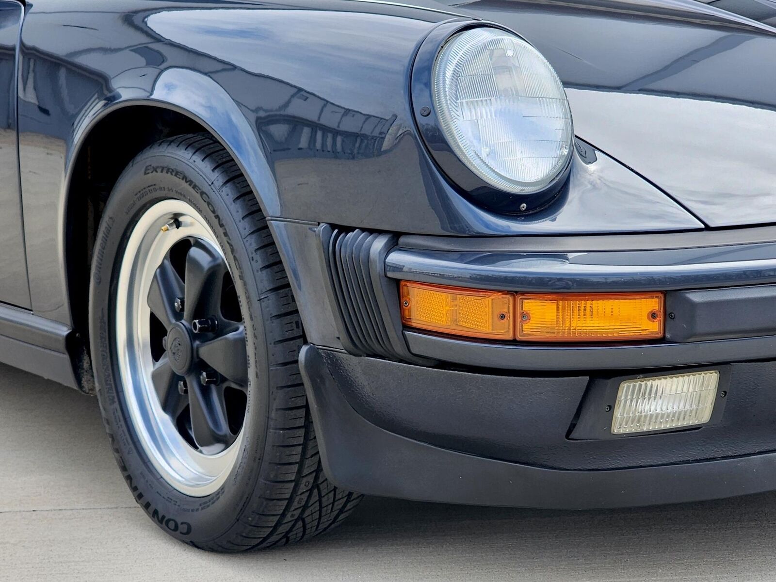 Porsche-911-1988-Coupe-28