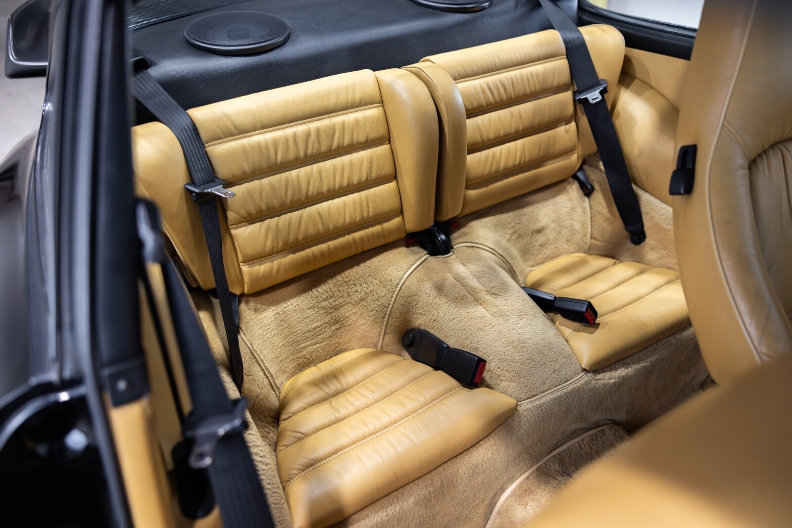 Porsche-911-1988-Coupe-29