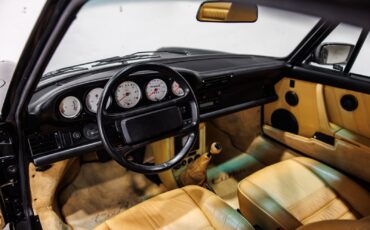Porsche-911-1988-Coupe-30