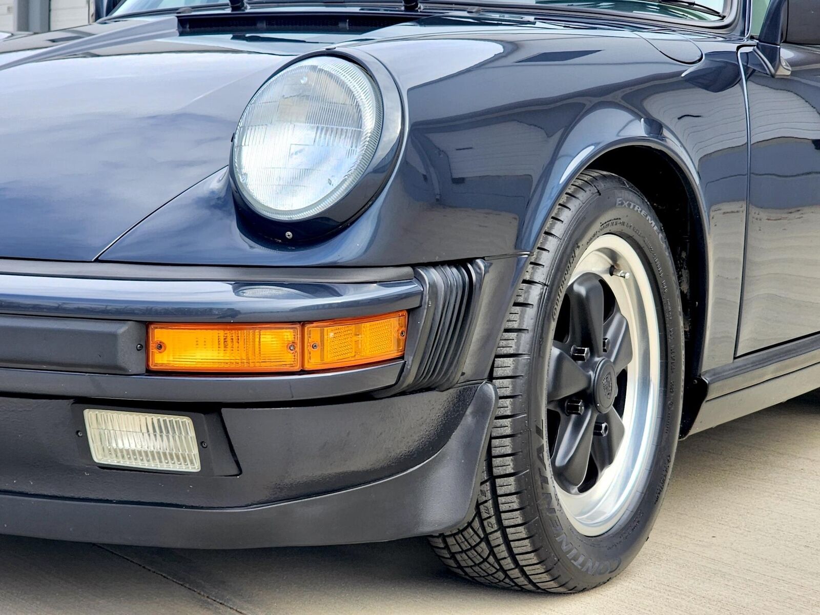 Porsche-911-1988-Coupe-33