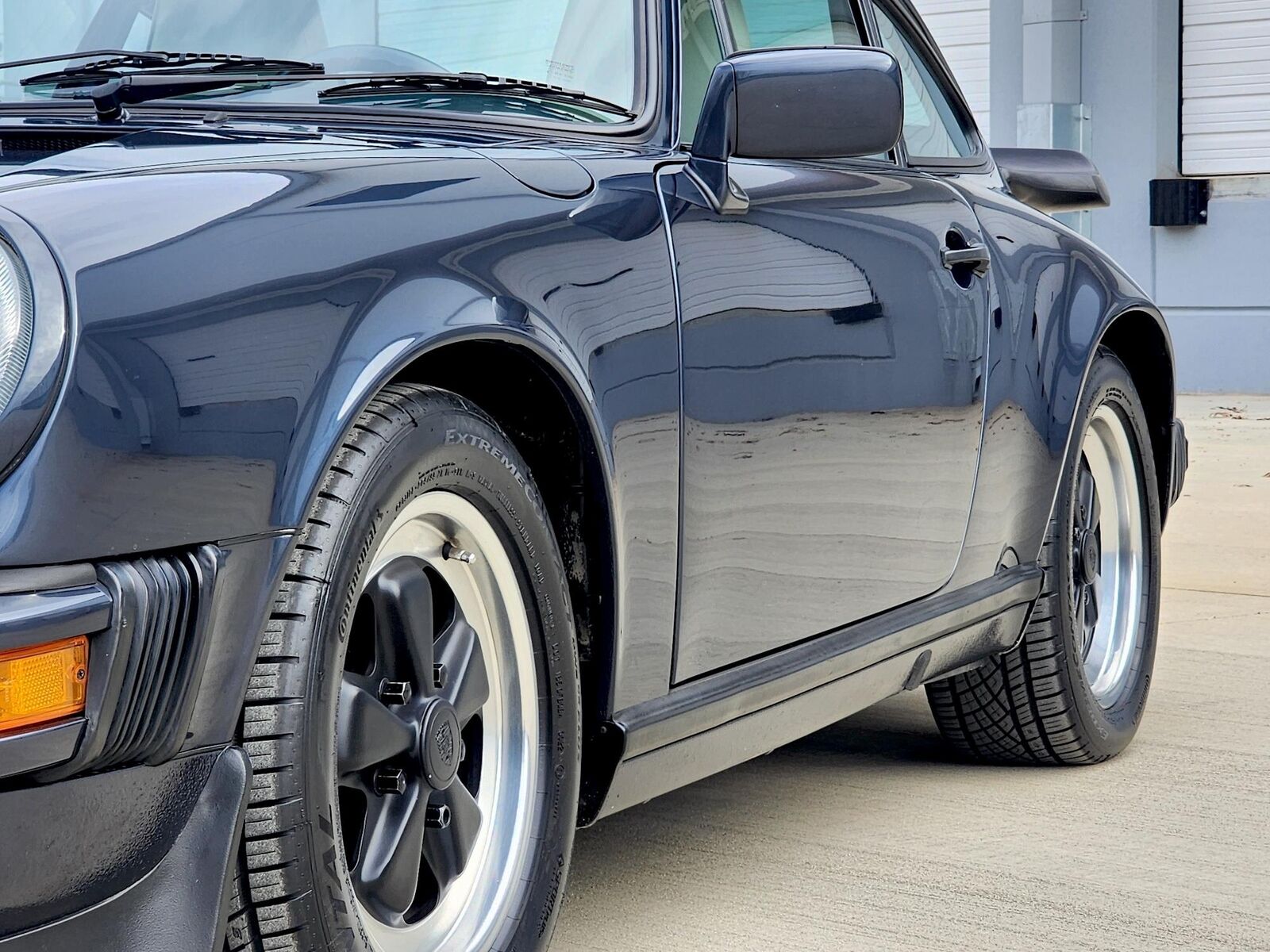 Porsche-911-1988-Coupe-34