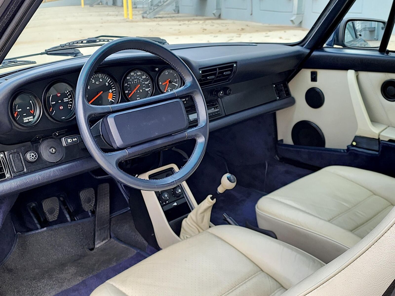 Porsche-911-1988-Coupe-6