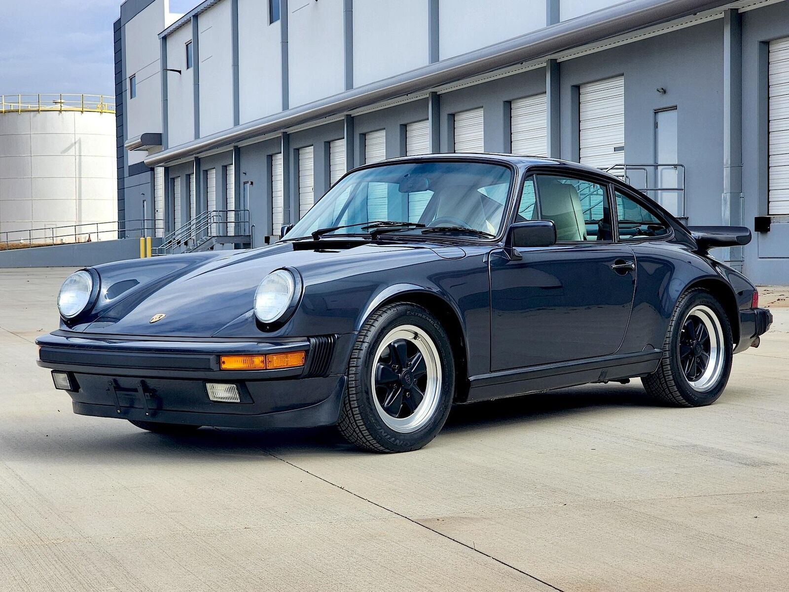 Porsche-911-1988-Coupe-7