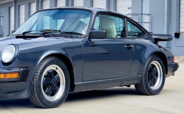 Porsche-911-1988-Coupe-9