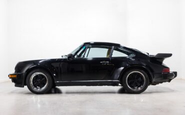 Porsche-911-1988-Coupe-9