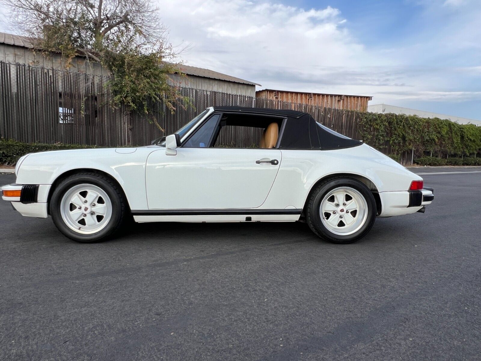 Porsche-911-1989-Convertible-10