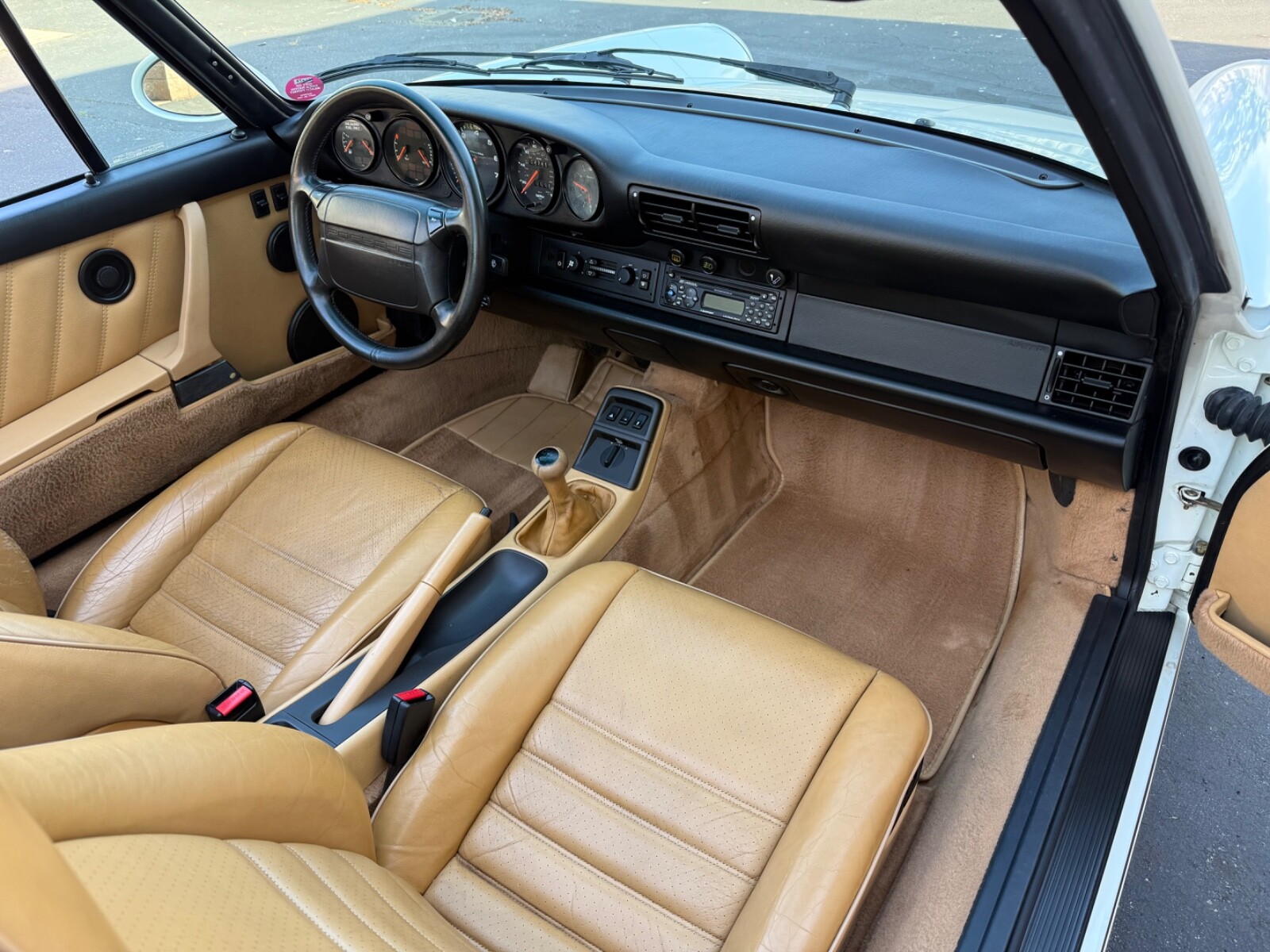 Porsche-911-1992-11
