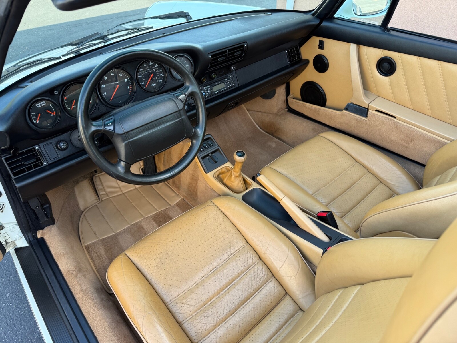 Porsche-911-1992-8