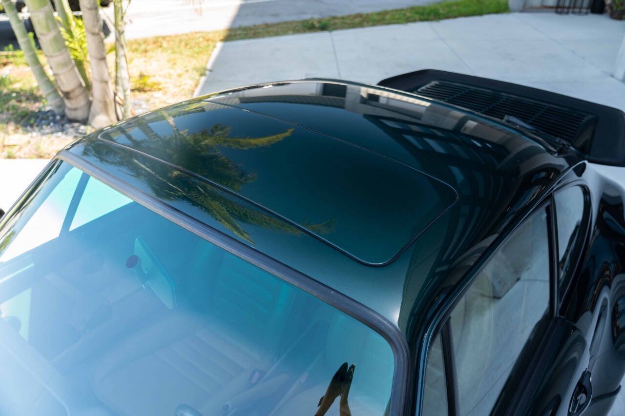 Porsche-911-1992-Coupe-26