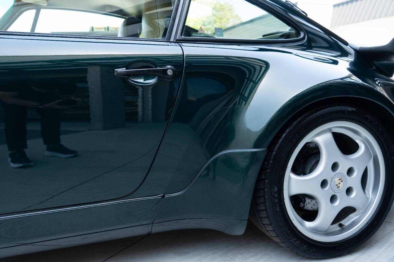 Porsche-911-1992-Coupe-27