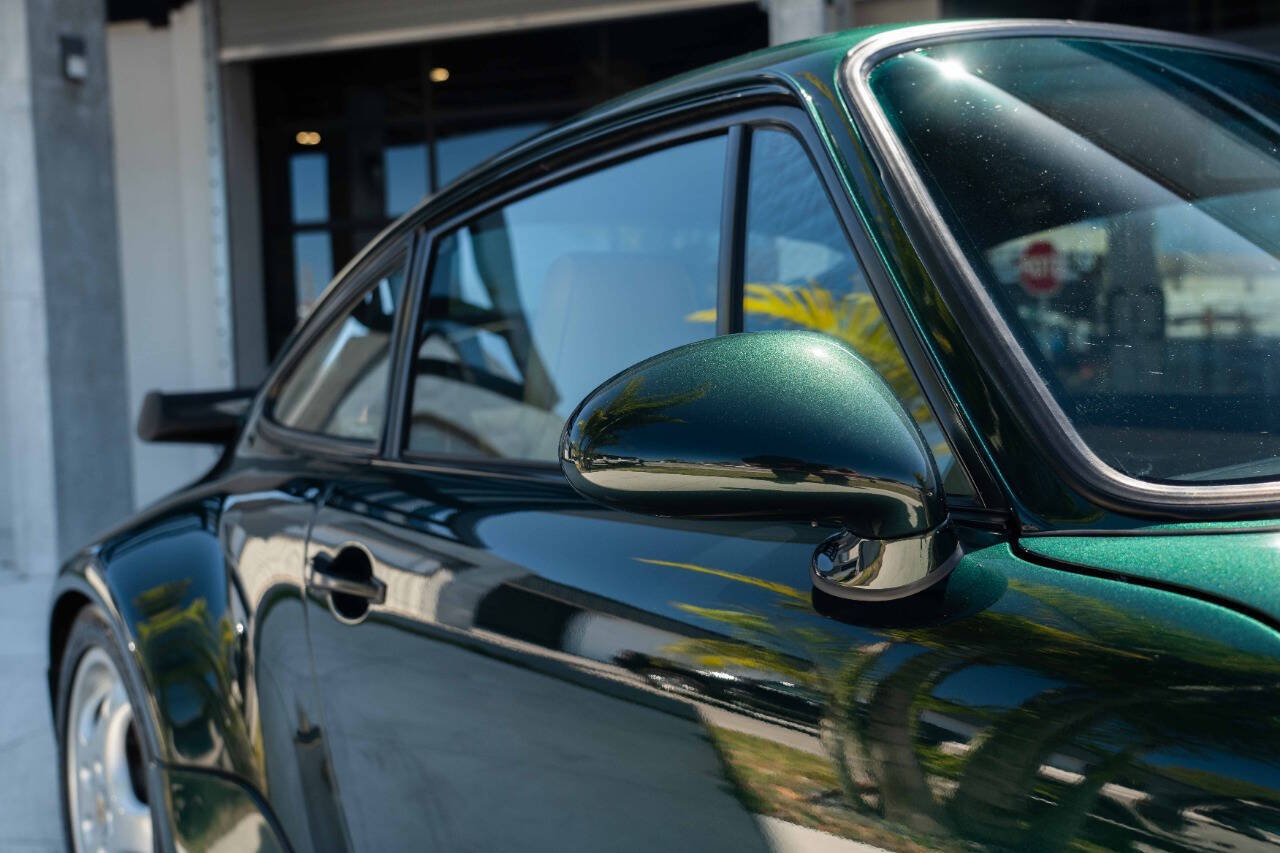Porsche-911-1992-Coupe-31