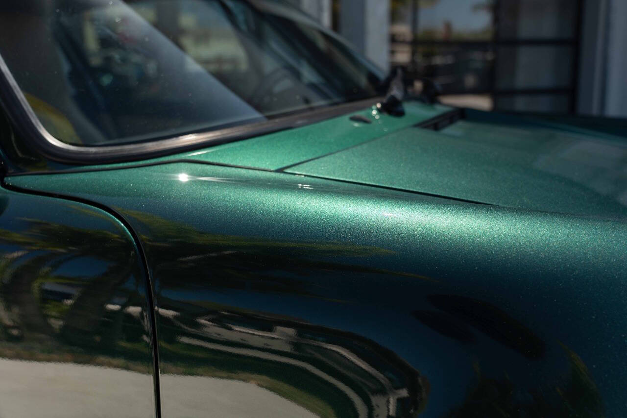 Porsche-911-1992-Coupe-32
