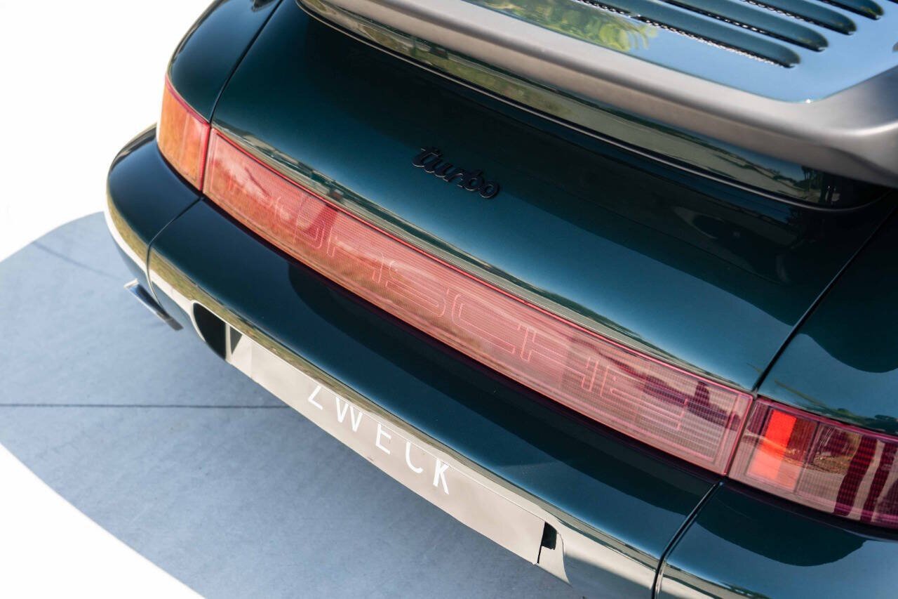 Porsche-911-1992-Coupe-36
