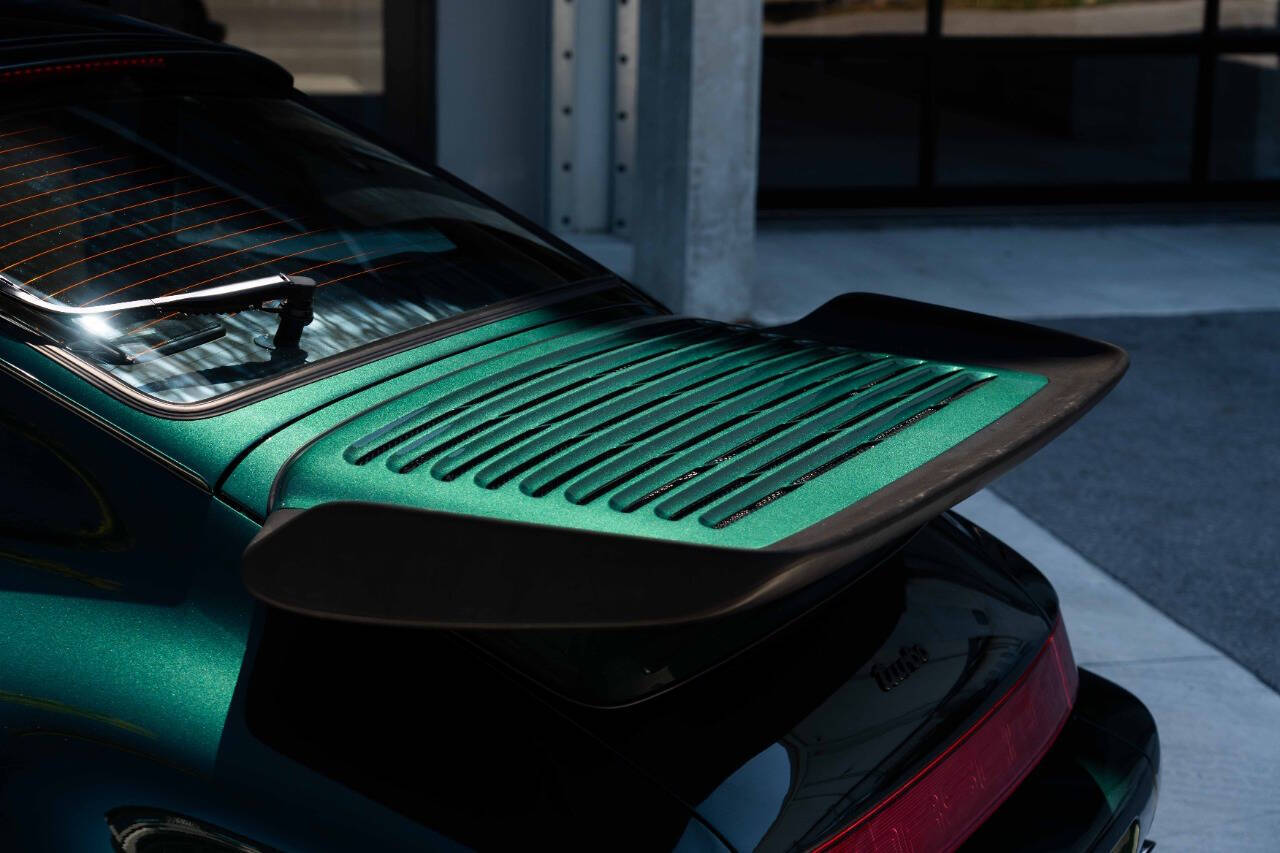 Porsche-911-1992-Coupe-7