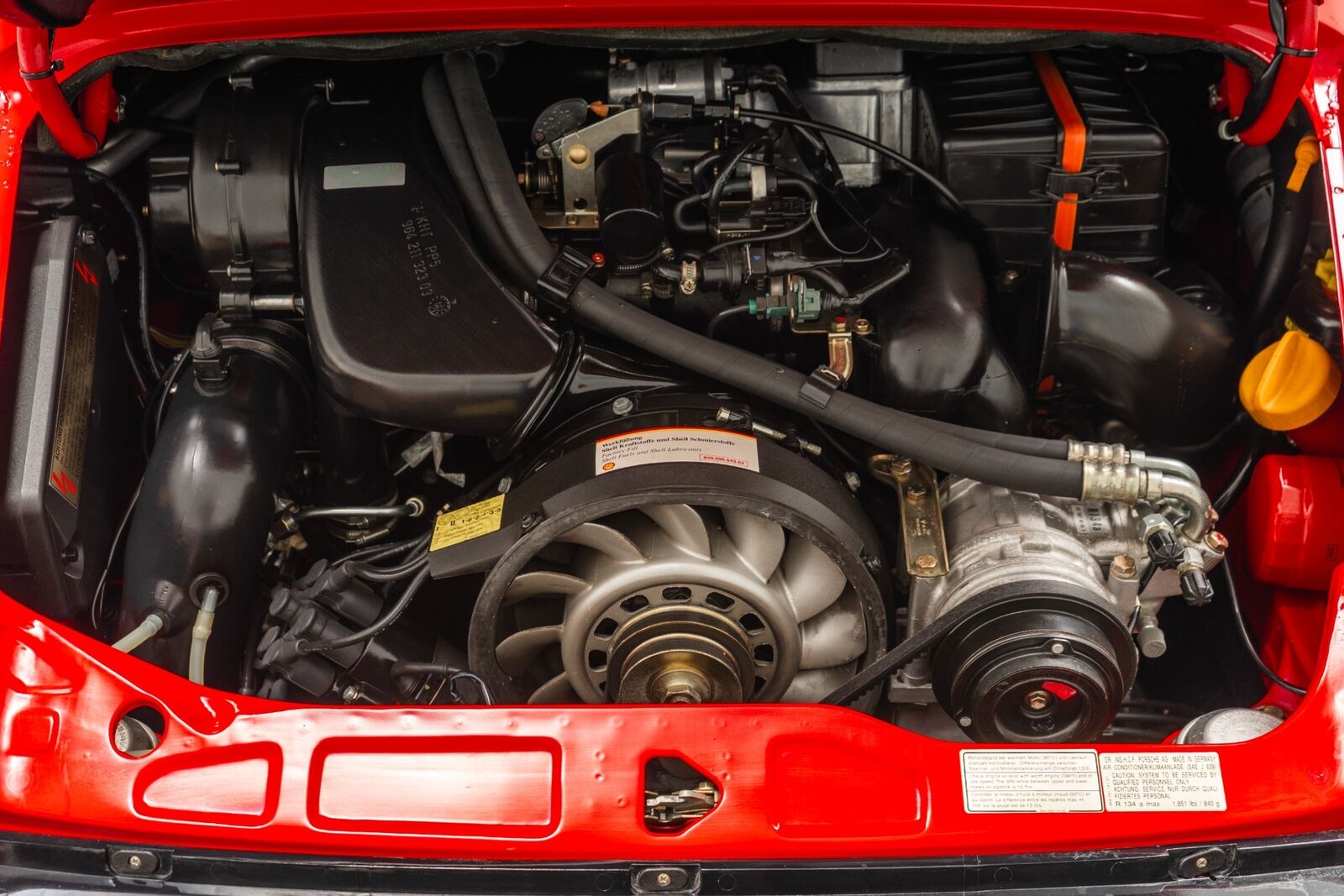 Porsche-911-1993-Coupe-10