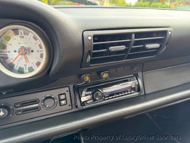 Porsche-911-1993-Coupe-10