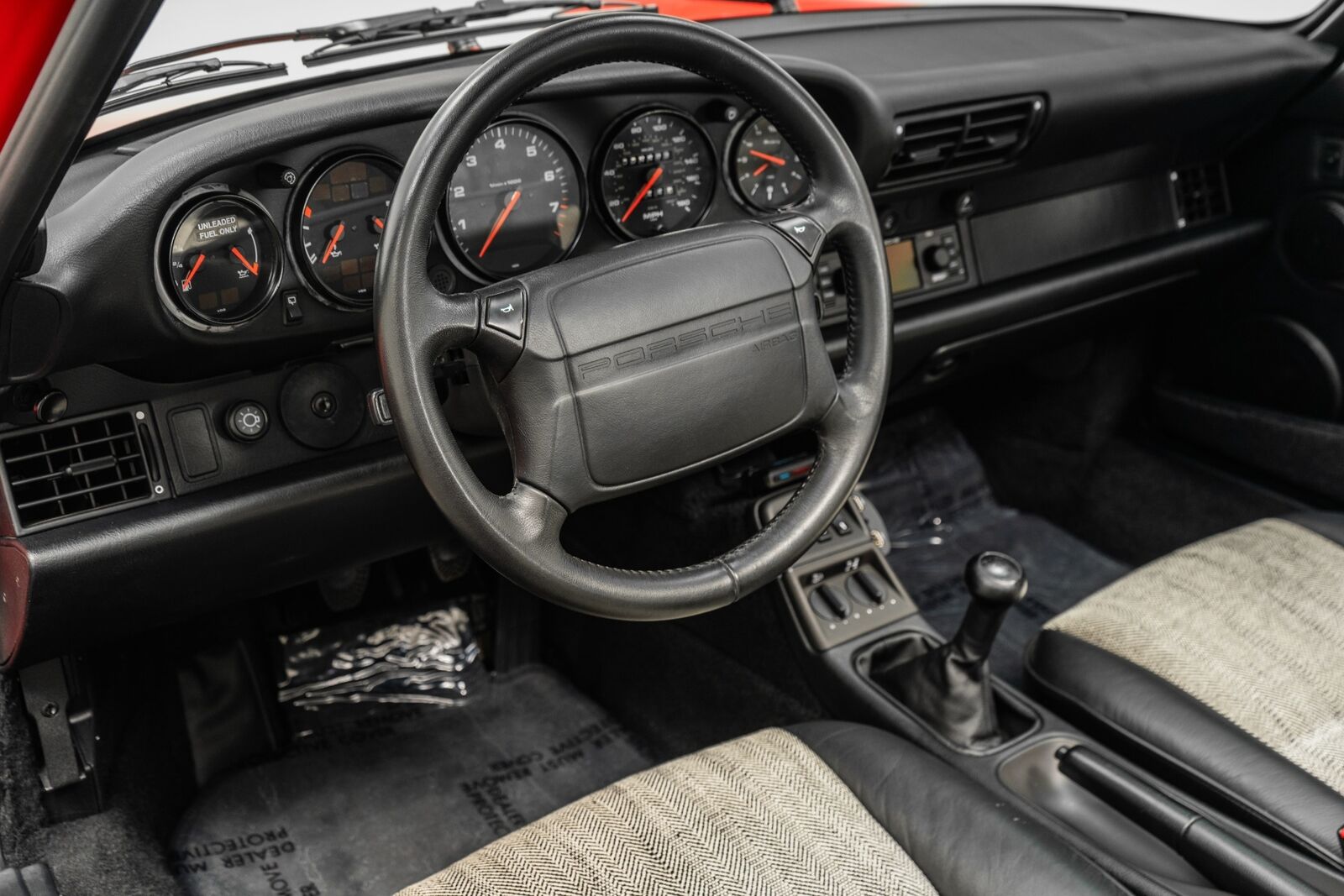 Porsche-911-1993-Coupe-11
