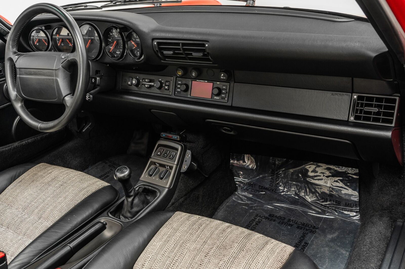 Porsche-911-1993-Coupe-12