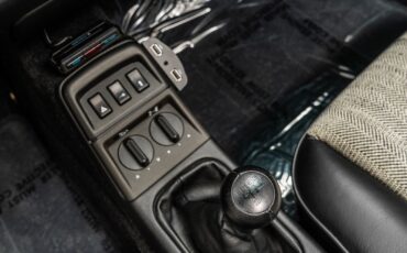 Porsche-911-1993-Coupe-30