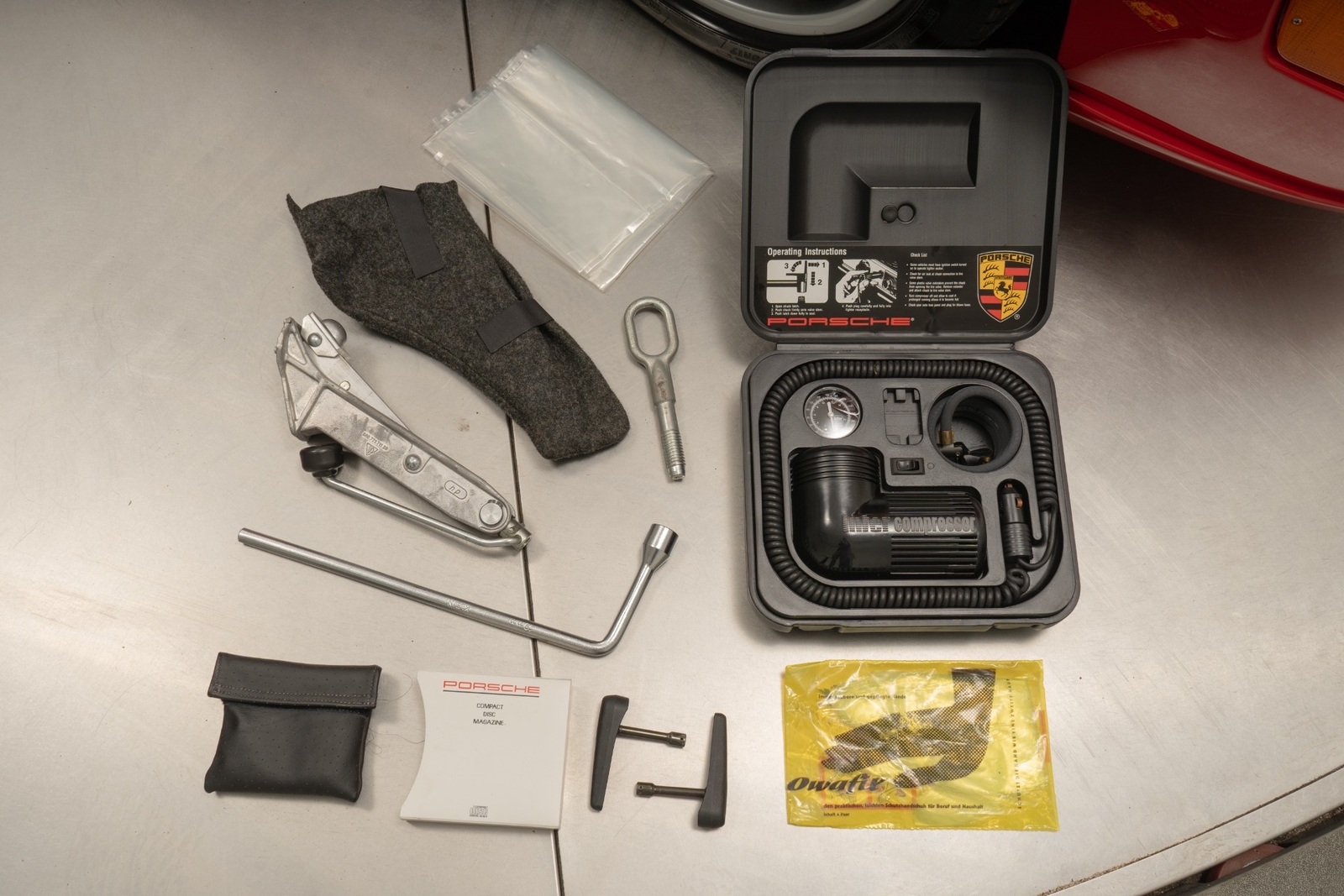 Porsche-911-1993-Coupe-33