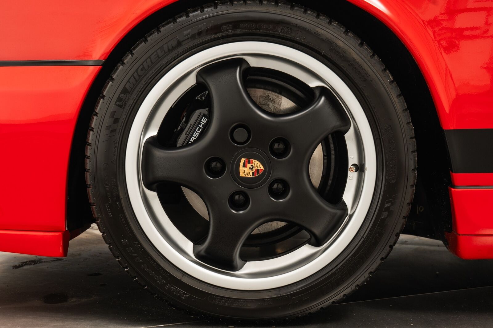 Porsche-911-1993-Coupe-8