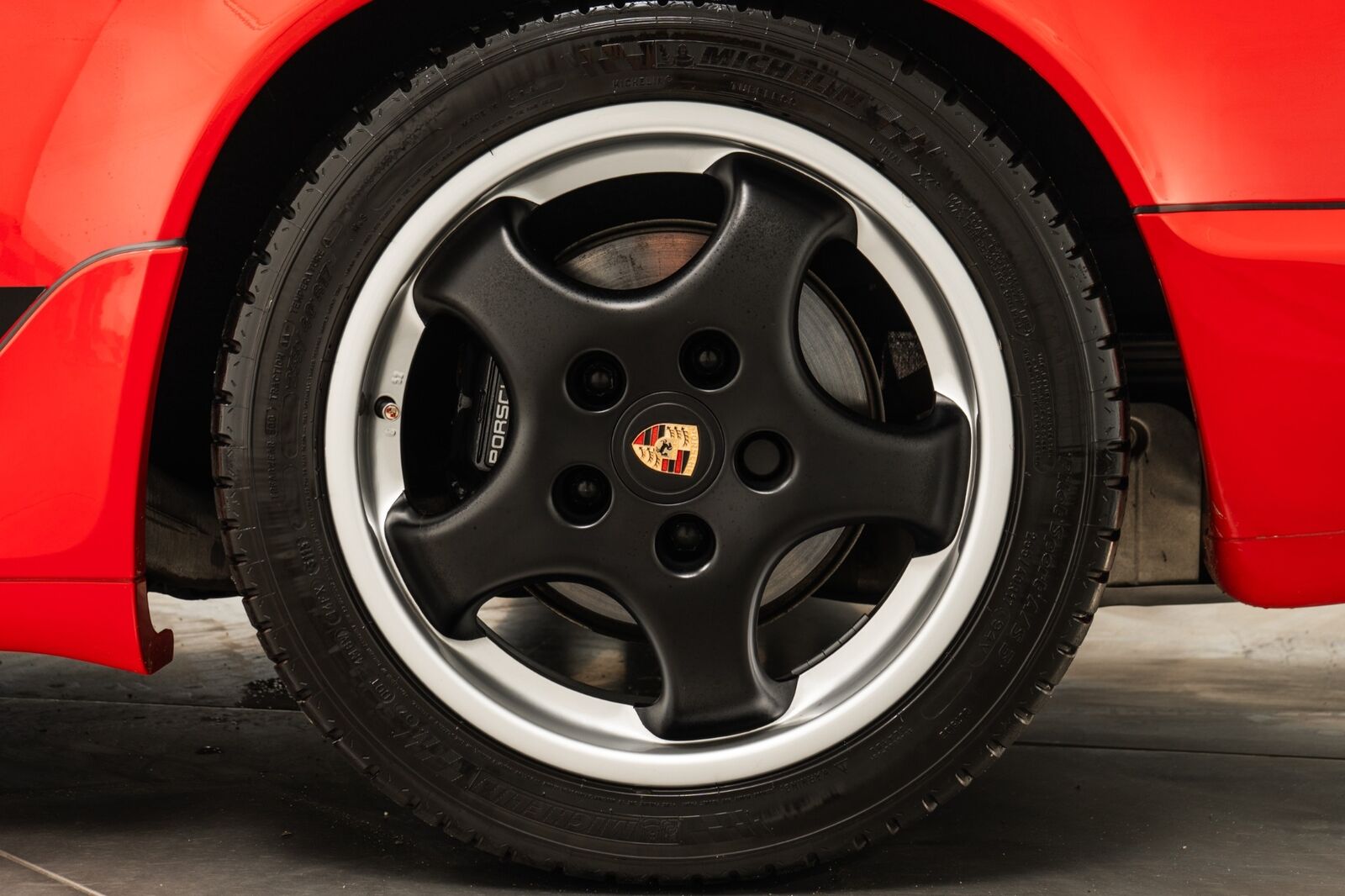 Porsche-911-1993-Coupe-9