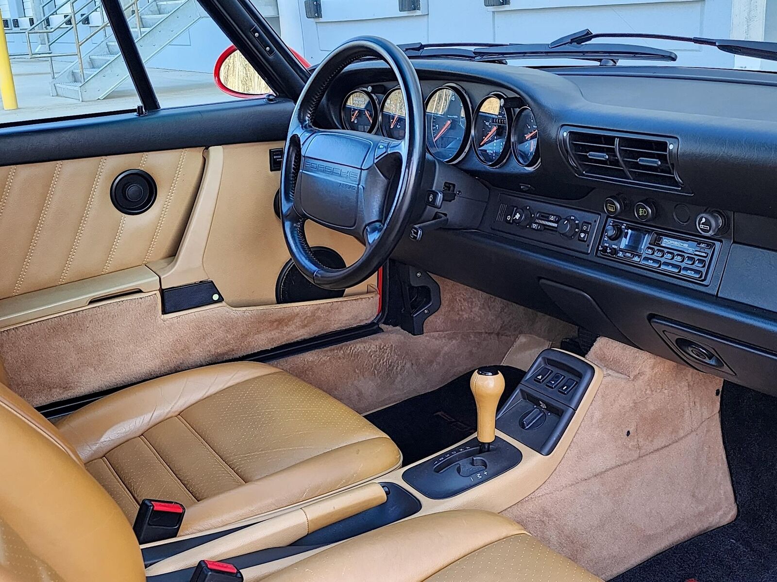 Porsche-911-1994-Coupe-35