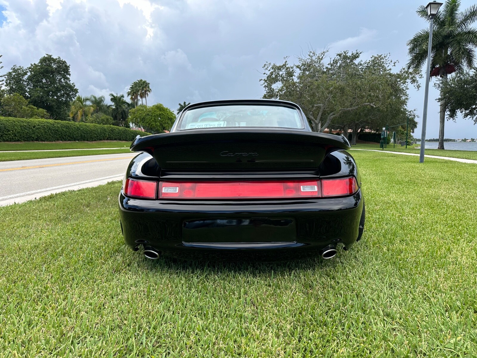 Porsche-911-1995-Coupe-11