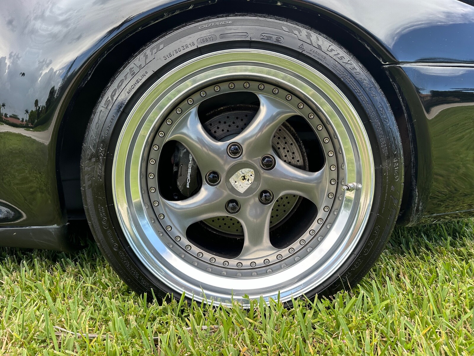 Porsche-911-1995-Coupe-14