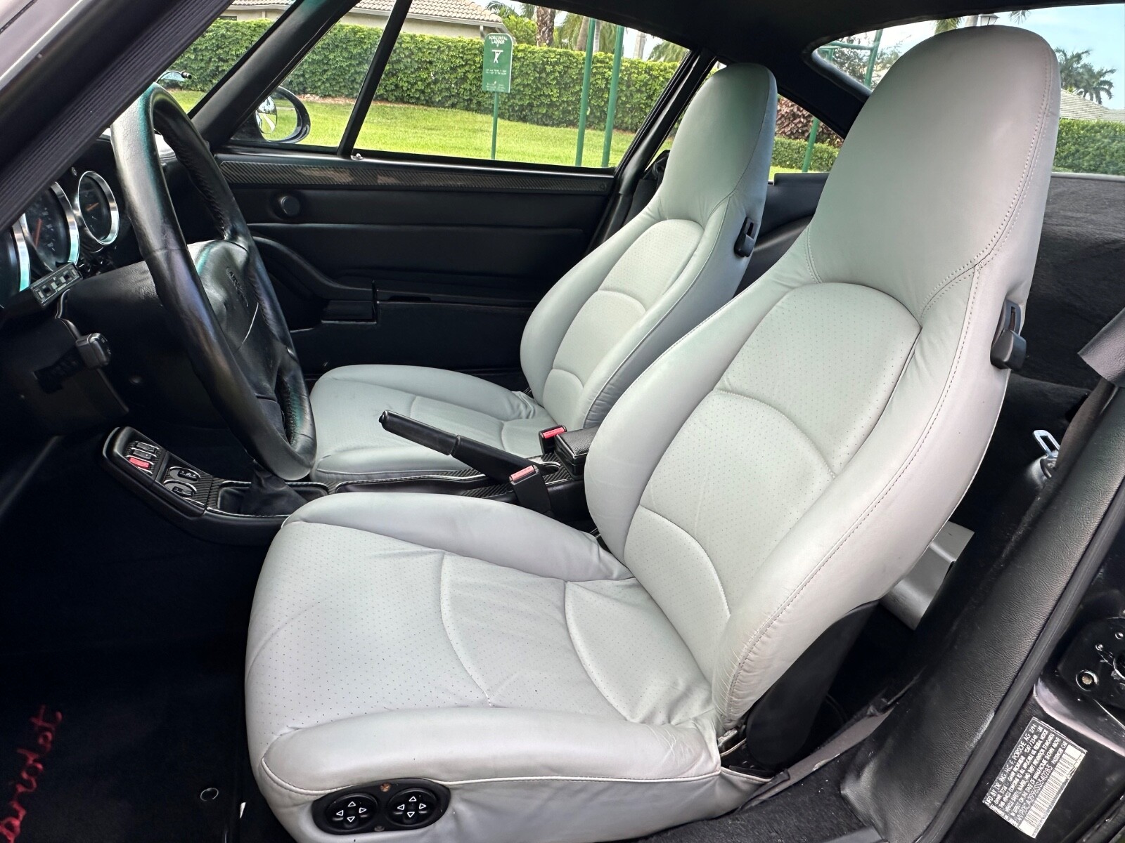 Porsche-911-1995-Coupe-20