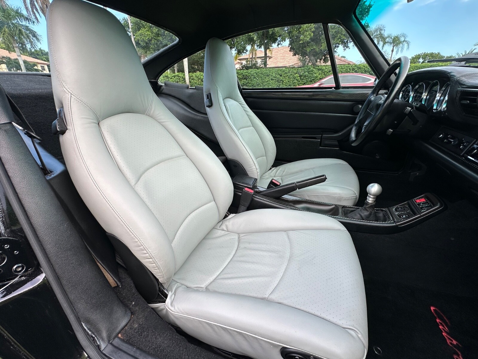 Porsche-911-1995-Coupe-27