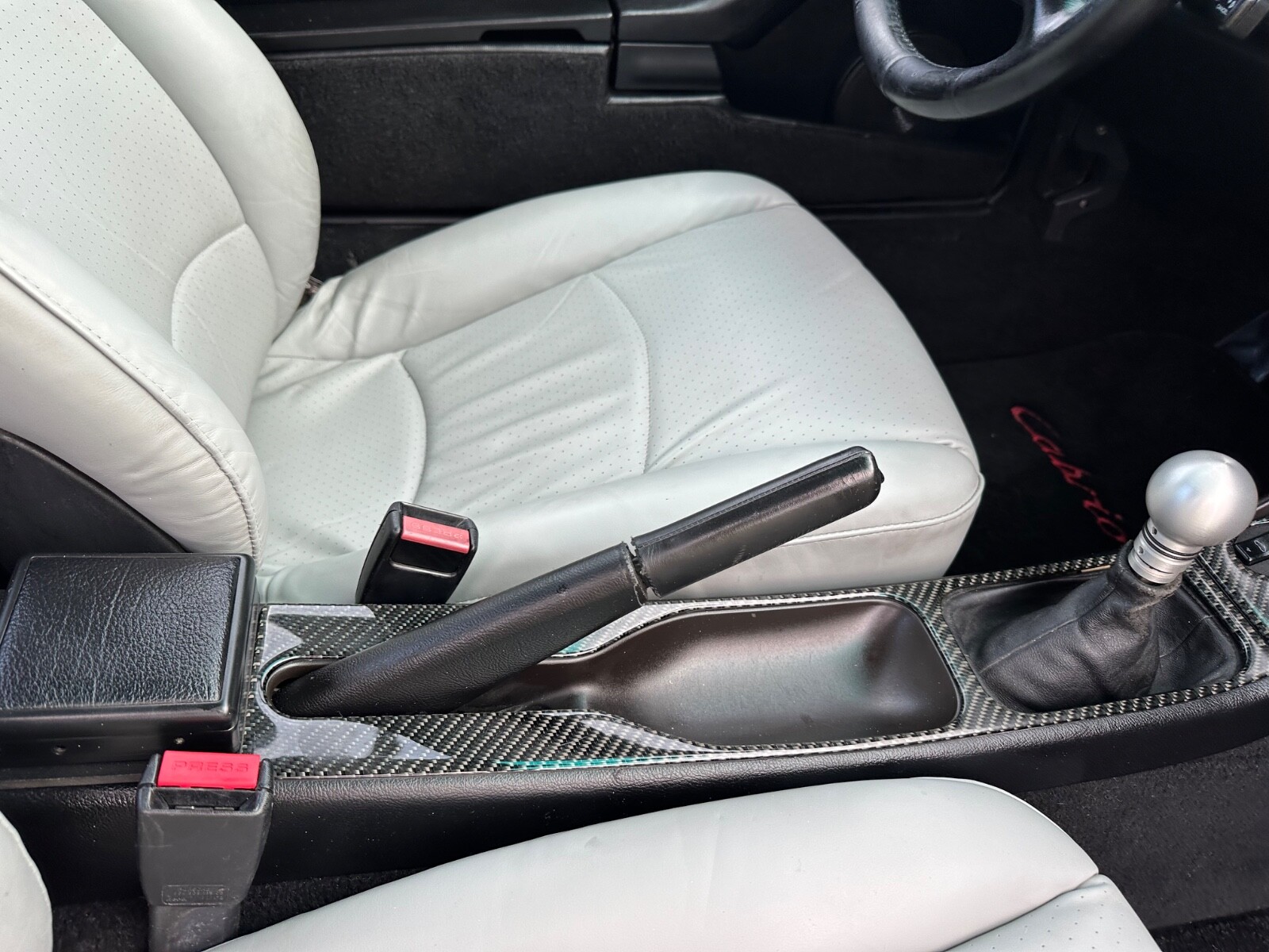 Porsche-911-1995-Coupe-31