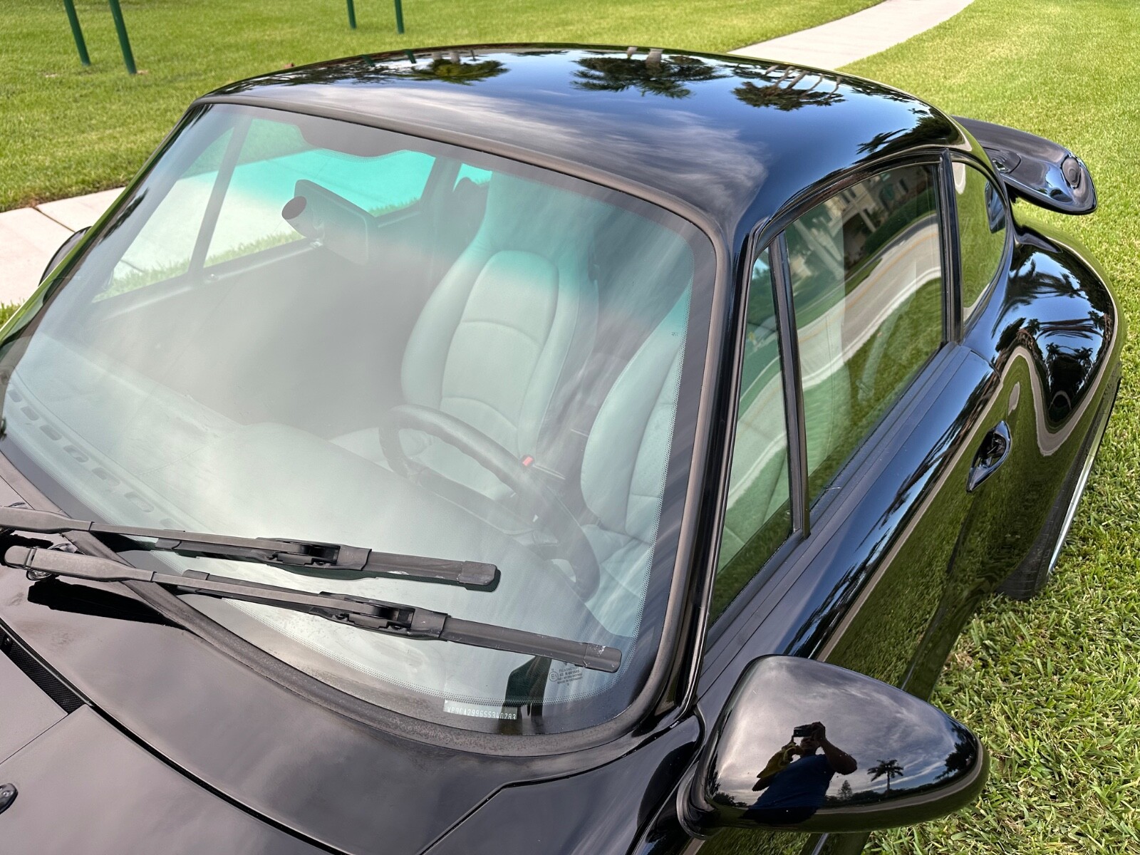 Porsche-911-1995-Coupe-35