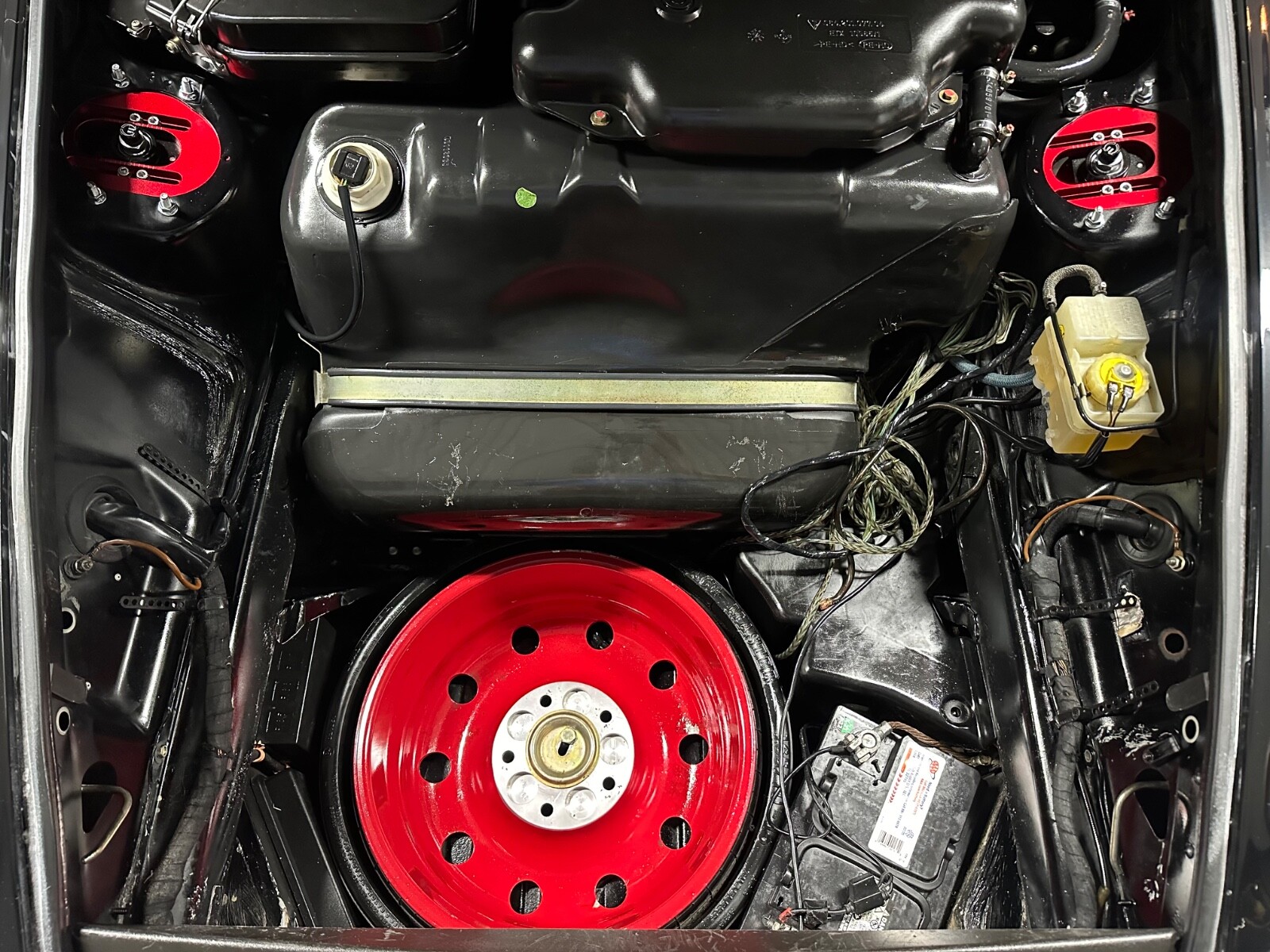 Porsche-911-1995-Coupe-38