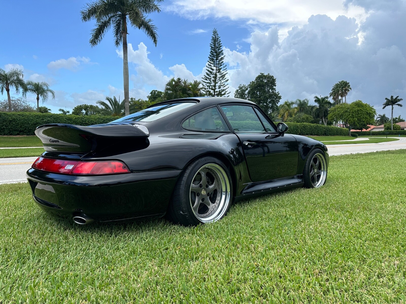 Porsche-911-1995-Coupe-8