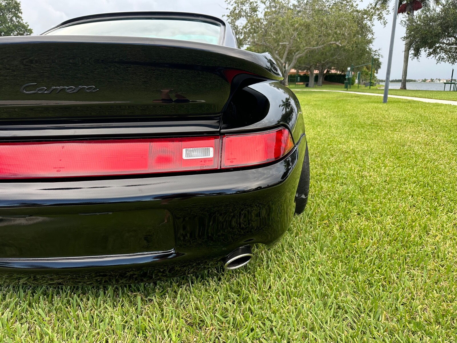 Porsche-911-1995-Coupe-9