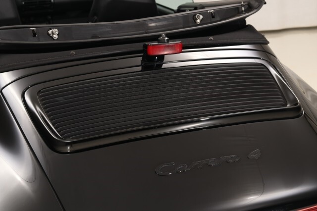Porsche-911-Carrera-4-AWD-1992-Convertible-26
