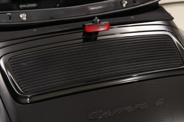 Porsche-911-Carrera-4-AWD-1992-Convertible-28