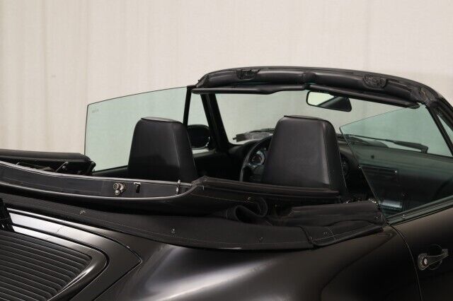 Porsche-911-Carrera-4-AWD-1992-Convertible-30