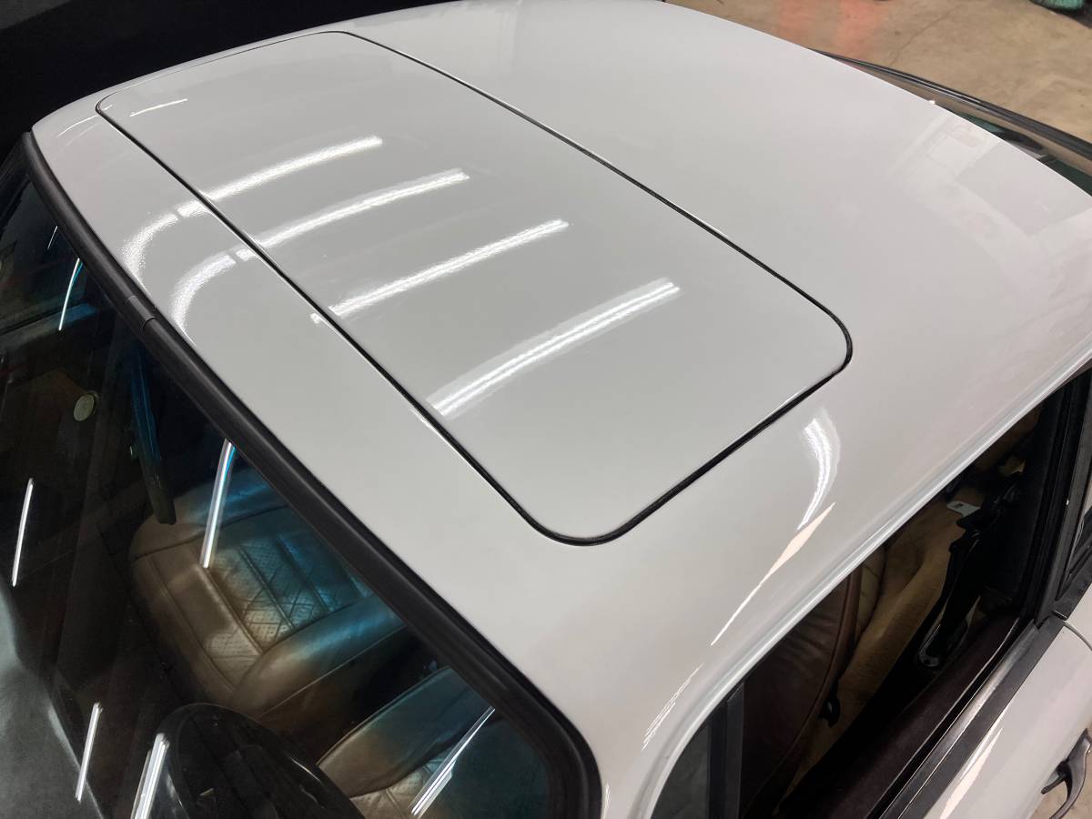 Porsche-911-coupe-1981-white-17