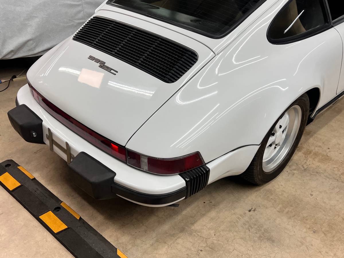 Porsche-911-coupe-1981-white-2