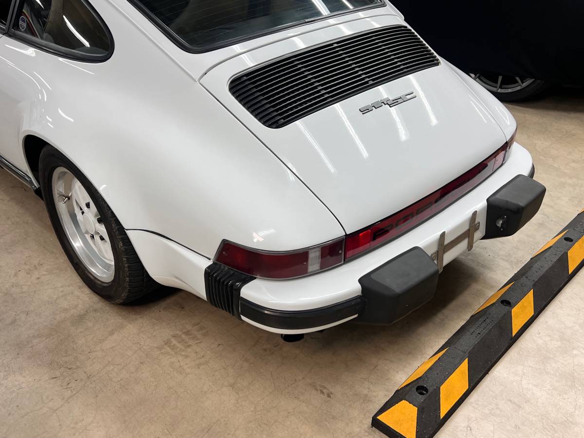 Porsche-911-coupe-1981-white-3