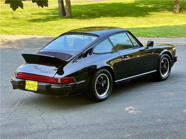 Porsche-911S-Coupe-Sunroof-1975-10