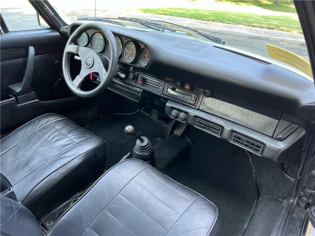 Porsche-911S-Coupe-Sunroof-1975-22