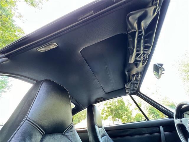 Porsche-911S-Coupe-Sunroof-1975-23