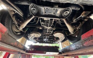 Porsche-911S-Coupe-Sunroof-1975-33