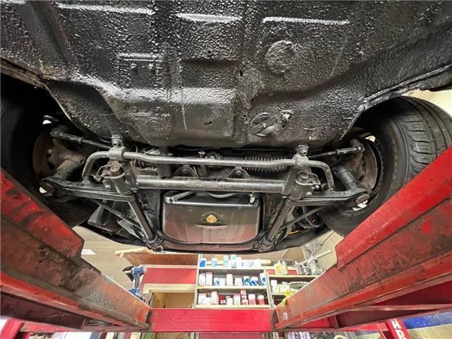Porsche-911S-Coupe-Sunroof-1975-35