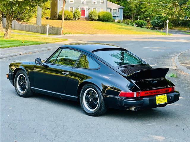 Porsche-911S-Coupe-Sunroof-1975-7